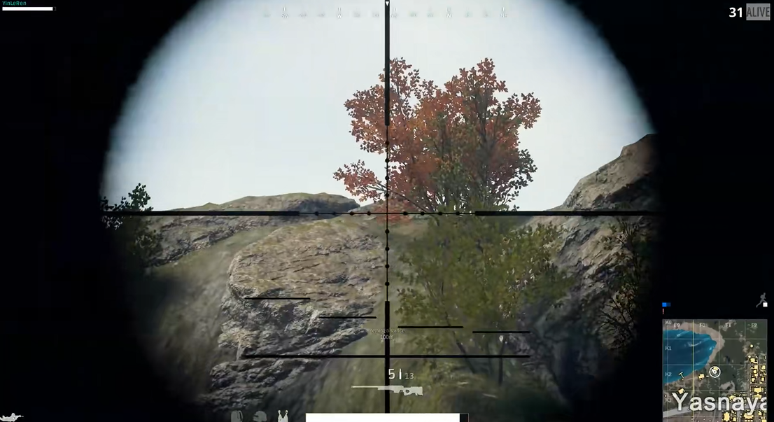 绝地求生怎么扔平底锅砸人